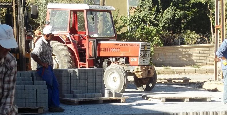 Hüyük Belediyesi Tüm Mahallelere Kilittaşı