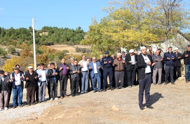 Banaz da köylüler yağmur duasına çıktı