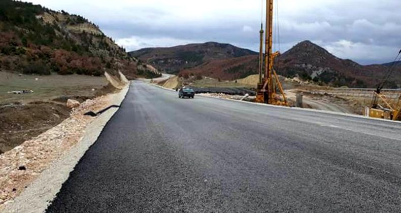 Göçen Yol Tekrar Trafiğe Açıldı