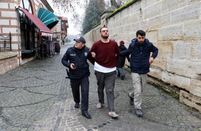 Selimiye Caminin Minberine Çıktı “Bu Cami Bana Ait” dedi