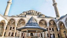 Fatih Cami Kilise Görünümünden Kurtuldu