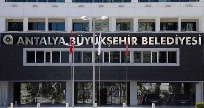 Antalya BB 79 Adet Dükkanını Satıyor!