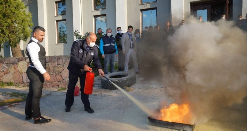 Ayvalık’ta belediye personeline afet ve acil durum tatbikatı