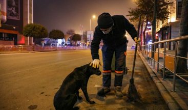 Düzce’de Bomboş Sokaklarda Kalbi Sevgiyle Dolu Kahramanlar