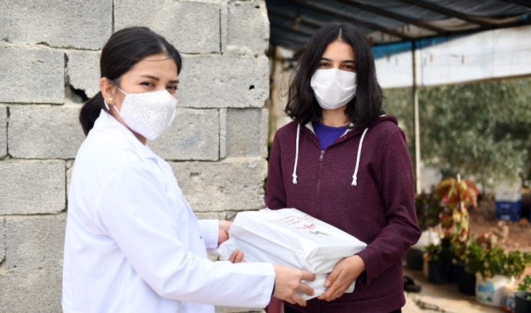 Mersin’de Üniversiteye Hazırlanan Öğrencilere Ücretsiz Kaynak Kitap