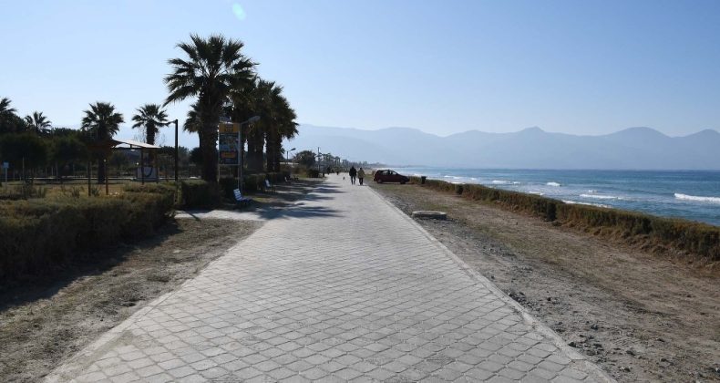 Kuşadası sahil bandında yürüyüş yolu düzenlemesi