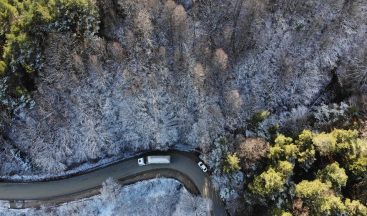 Abant’ta sonbahar ve kış bir arada yaşanıyor