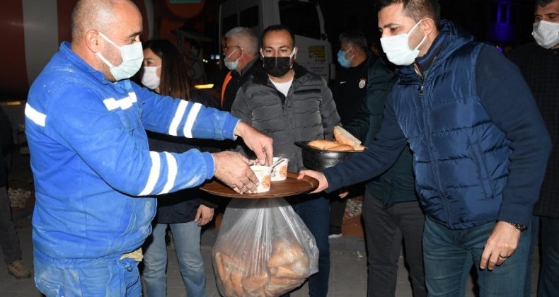 Başkan Günel, gece mesaisi yapan personele sıcak çorba ikram etti