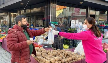 Başkan Öndeş’ten pazar esnafına sıcak çorba ikramı