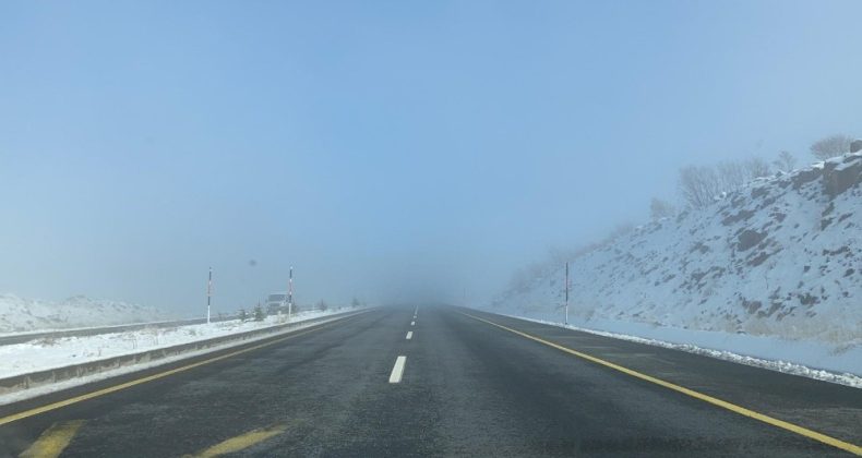 Bingöl -Elazığ karayolunda sis etkili oluyor