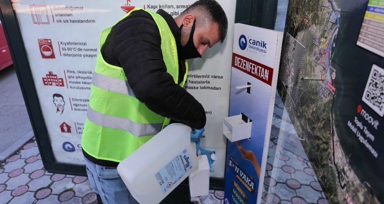 Canik’ten duraklara dezenfektan stantları