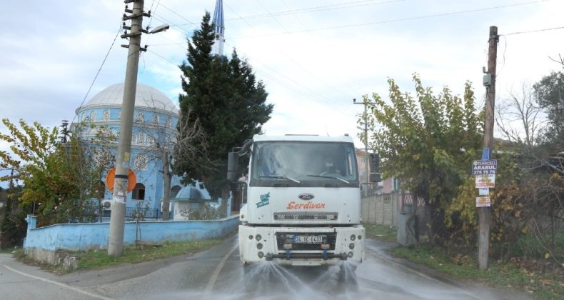 Dezenfekte ekipleri kısıtlama günlerinde de iş başında