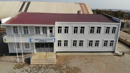Diyarbakırlı iş adamı Necat Gülseven’in sanatçı eşi Ebru Yaşar Gülseven adına yaptırdığı okul tamamlandı