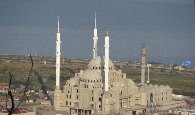 Doğu Karadeniz’in en büyük cami ve külliyesinin yüzde 65’lik bölümü tamamlandı