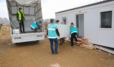 Elazığ’da evi yanan yaşlı çifte destek