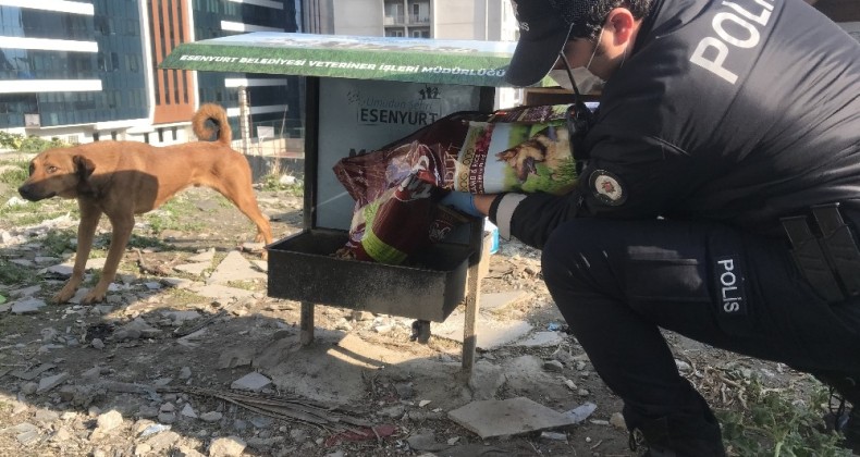 Esenyurt’ta kısıtlamada polisten örnek davranış