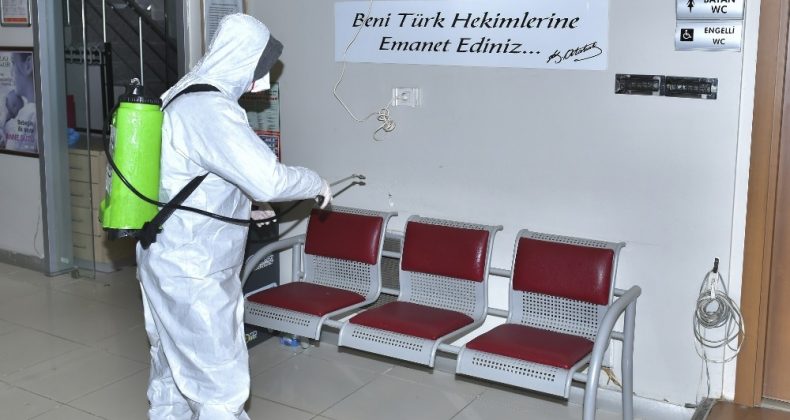 Esenyurt’ta toplu kullanım alanları dezenfekte ediliyor