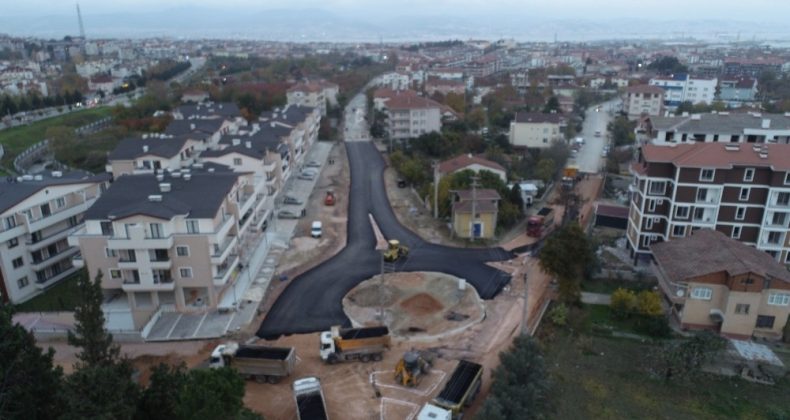 Gölcük’de dönel kavşak çalışması tamamlandı