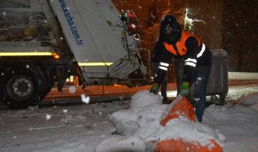 Hakkari Belediyesinin kar mesaisi başladı