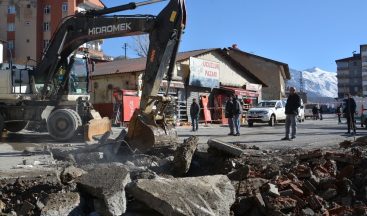 Hakkari’de tıkanan eski menfez yenilendi