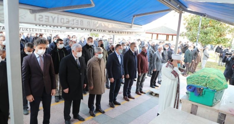 Hatay Büyükşehir Belediye Başkanı Savaş’ın Annesi toprağa verildi