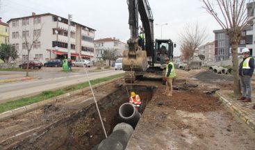 Hendek’te yağmur suyu hattı çalışmaları sürüyor