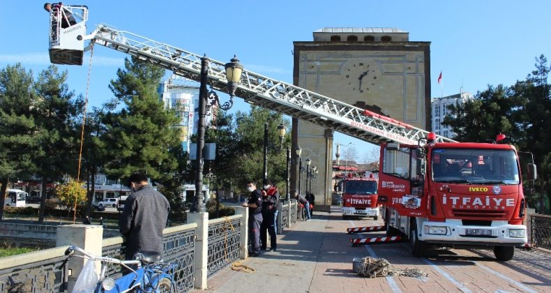 İtfaiyeden köprü üzerinde tatbikat