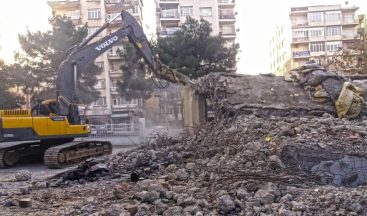 Kahramanmaraş’ta depreme dayanıksız okullar yıkılıyor