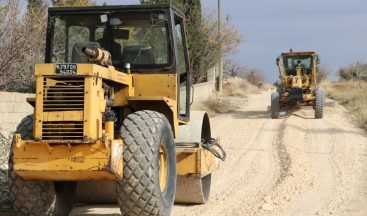 Karaköprü kırsalında yol çalışması