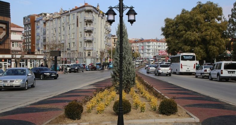 Karaman Belediyesi bakım ve aydınlatma çalışmalarını sürdürüyor