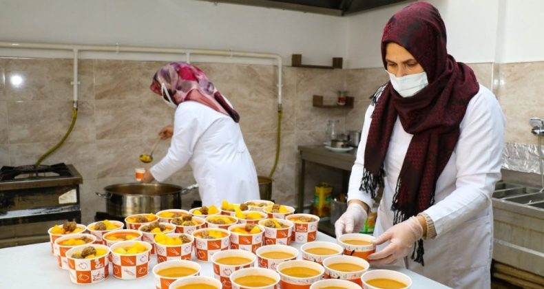 Karantinadaki ihtiyaç sahibi vatandaşlar için yemek desteği başlatıldı