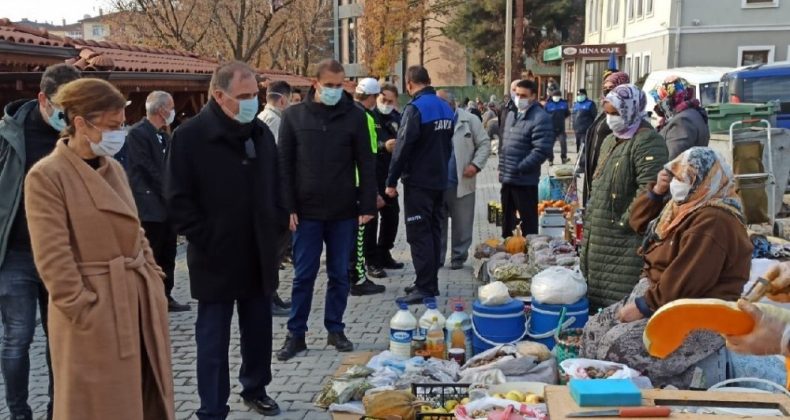 Kaymakam Türköz ve Başkan Köse’den pazar yerinde Covid-19 denetimi