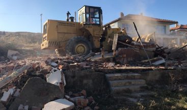 Kırıkkale’de riskli binalar yıkılıyor