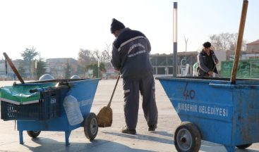 Kısıtlamalarda Kırşehir temizlik görevlilerinden mesaj