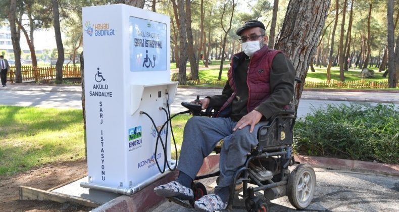 Konyaaltı’nda ‘akülü sandalye şarj istasyonu’ kuruldu