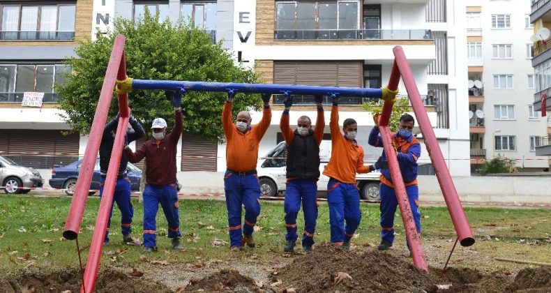 Muratpaşa’nın bakım onarım timi çalışmalarını sürdürüyor