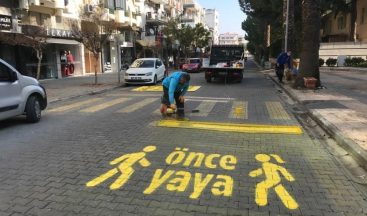 Salihli’de yaya geçitleri ve önce yaya ikonları yenilendi