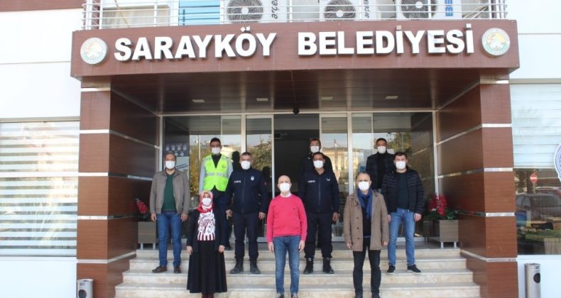 Sarayköy’de ekipler sokağa çıkma kısıtlamasında vatandaşların ihtiyaçlarını karşılıyor