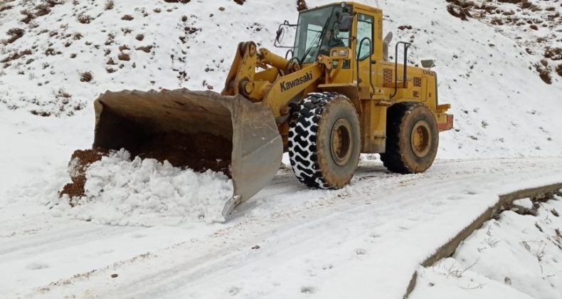 Sason da mahsur kalan üç araç kurtarıldı