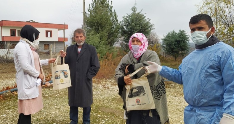 Silvan’da karantinada olan vatandaşlar düzenli olarak ziyaret ediliyor