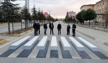 Simav Belediyesi’nden 3 boyutlu yaya geçidi çalışması