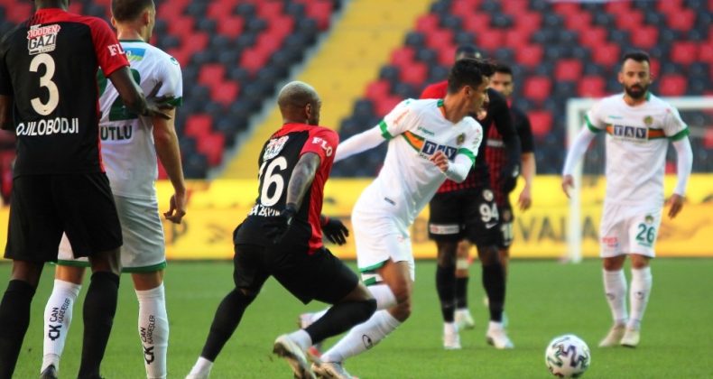 Süper Lig: Gaziantep FK: 2 – Aytemiz Alanyaspor: 1 (İlk Yarı)