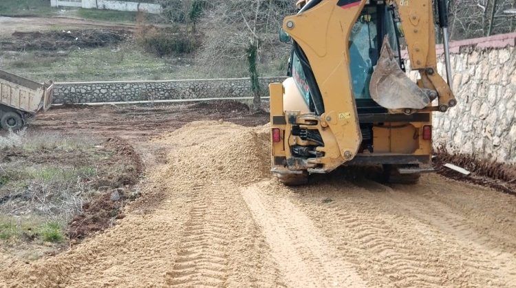 Toroslar’ın yaylalarında yol çalışmaları aralıksız sürüyor