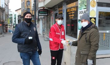 Türk Kızılayı kısıtlamadan muaf olan personelleri ve vatandaşları unutmadı