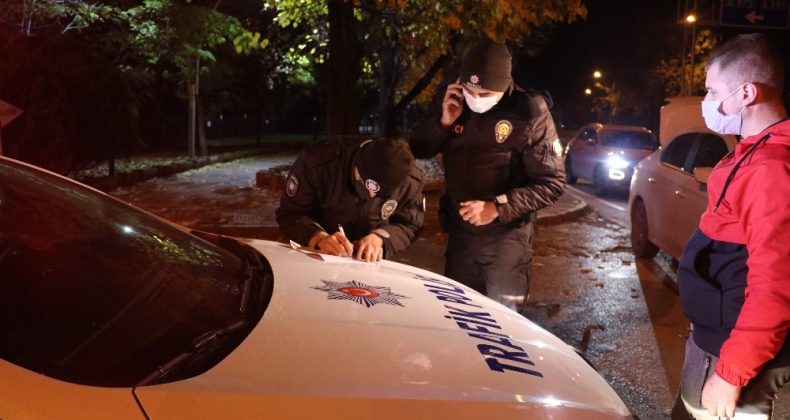 Yalova’da kısıtlama nedeniyle sokaklar boş kaldı