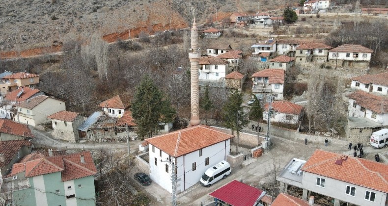 350 yıllık geçmişe sahip tarihi cami Cuma namazıyla ibadete açıldı