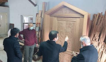 Abdullah Mihal Gazi Türbesinin kapısı tamamen el işçiliği ile yeniden yapılıyor
