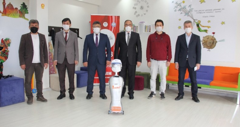 Adıyaman’ın ‘IzeRO19’u Japonya’nın ‘Robovie’sine rakip