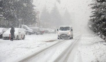 Ahlat’ta 18 köy yolu ulaşıma kapandı