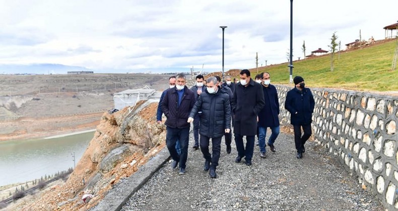 AK Partili heyet yatırımları inceledi